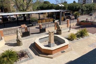 Hotel Hôtel La Demeure Coloniale