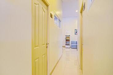 Otel Oyo 90302 Wisma Damai