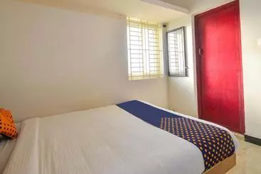 Hotelli Spot On 78861 Hn Residency