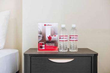 Отель Syariah Narita Ketapang Redpartner