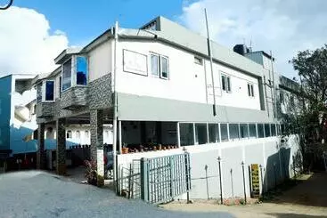 Hotel Happystay Rooms And Cottages