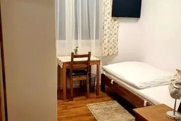 Pensão Gästehaus Traunreut Monteur Und Gästezimmer