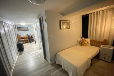 膳宿费 Nice 2bedroom Apt With Patio Included To Enjoy