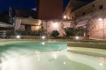 فندق Residence Borgo Da Mare