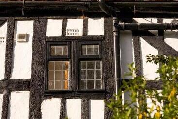 Hotel Karma Salford Hall