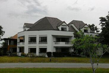 Hotel Samerdrow Khao Yai