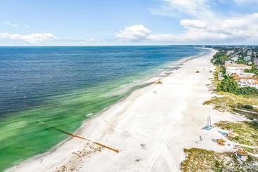 Отель Gulfside Garden De Light