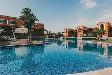 هتل & Hacienda La Caravedo