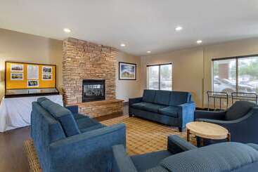 호텔 Comfort Suites Coralville I80