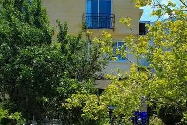 Hotelli Lapida Garden