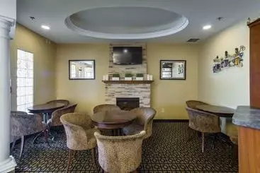 酒店 Monte Carlo Inn Barrie   Newly Renovated