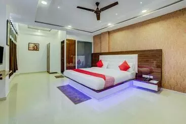 Hôtel Collection O 24848 Royal Imperio
