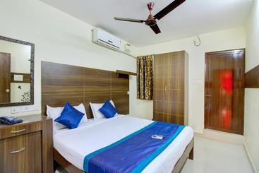 Hotel Oyo 4494 Amrita Inn