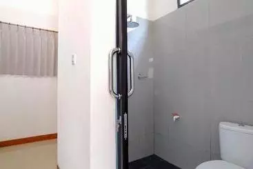 ペンション Kutamara House