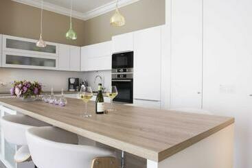 Bed and Breakfast Sasha S Place   Appartement De Luxe   Hypercentre