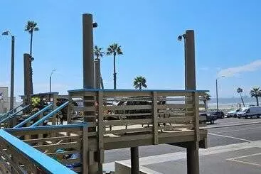 Hotelli Huntington Surf Inn