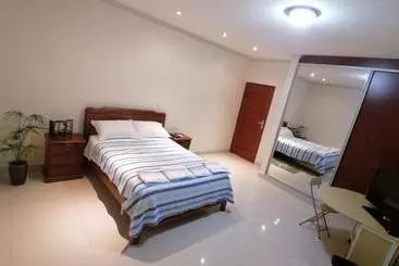 تختخواب و صبحانه El Prado