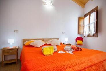 ベッドアンドブレックファースト Holiday Room Sa Tebia