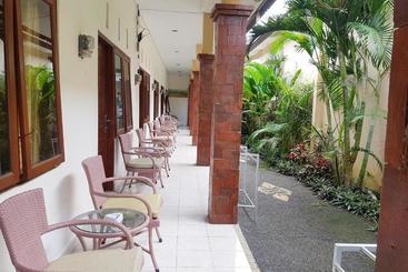 호텔 Oyo 90362 Laterrasse Guest House