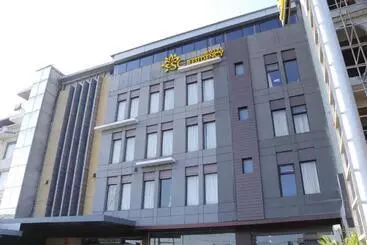 هتل S C Residency