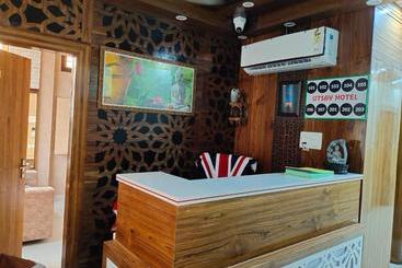 Utsav Hotel Jollygrant