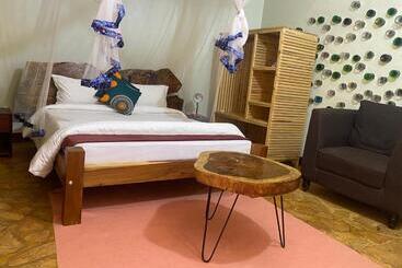 پانسیون Afro Smiles