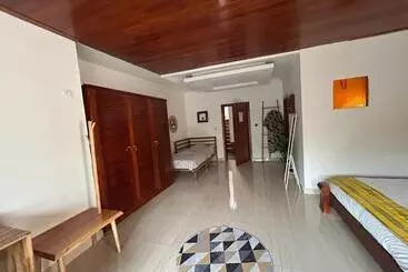 تختخواب و صبحانه L'oasis Guesthouse