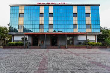 Hotel Capital O 38083 Vyas Grand Metro