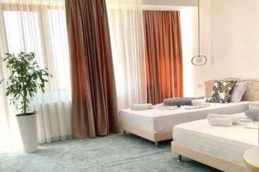 Hotel Caprice Deluxe Accomodation