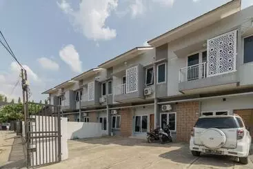 Hotelli Reddoorz @ Jalan Demang Lebar Raya Palembang