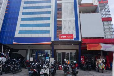 Hotel Oyo 90305 De Umbrela Mansion