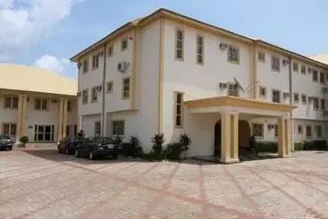 Majatalo Kim Royal Hotel And Suites