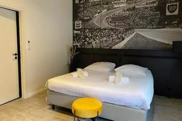 هتل La Reine Hôtel, City Centre