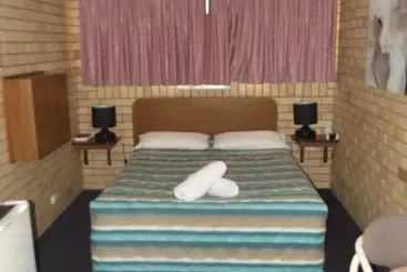 فندق على الطريق Bridge Street Motor Inn