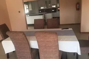 Pensão Eagle Suites Guest House