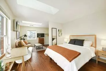 Majatalo Boulder Guest House