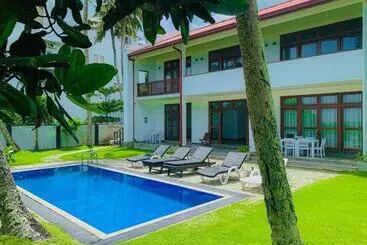 Hôtel 360 Surf Weligama Bay