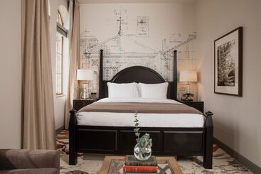 فندق The Lodge At St Edward State Park