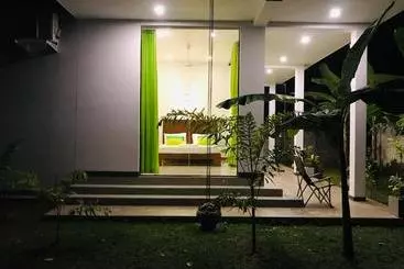Hotel Elegant Lake House