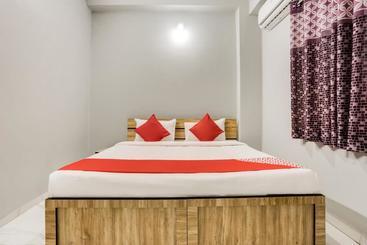 فندق Oyo 79965 Flagship Destiny S