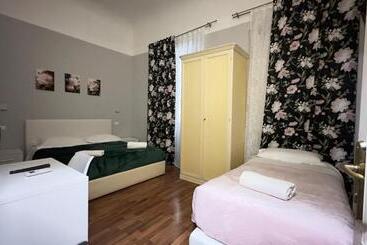 Piccolo Hotel Con Access Ztl !!! ɲel ƈentro Storico Di ƒirenze !!!