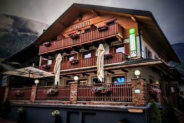 酒店 / App. Garber