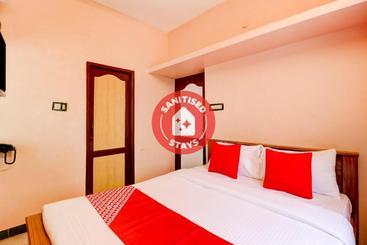 Hotel Oyo 74612 Royal Plaza Boarding & Lodging