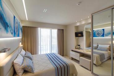 فندق Marinos Beach