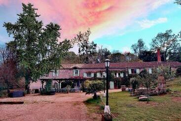 膳宿费 Moulin De Monpoisson