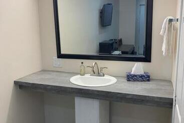 Westport Station Motel