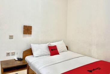 Hotel Reddoorz At Mystays Pemuda Cepu Blora