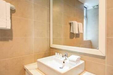 هتل آپارتمان Glenwood Residences