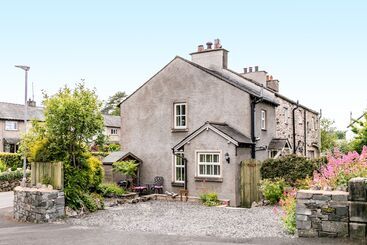 Maggie Puddle Cottage