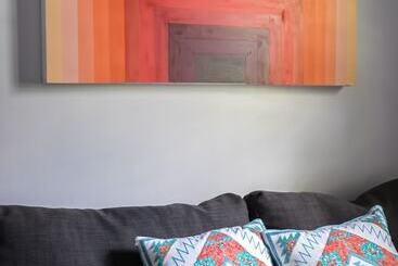 פנסיון Black Swan   Sobro Nashville